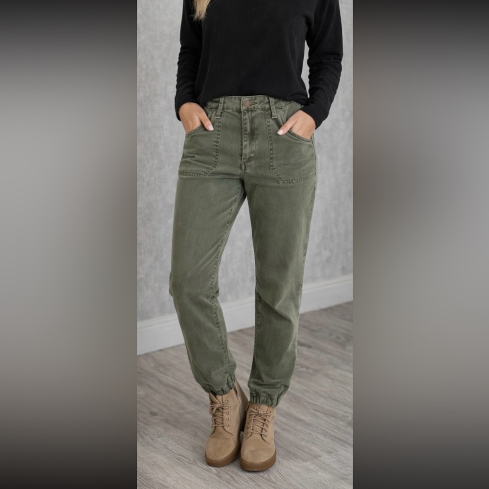 ANDNOWTHIS Utility-style jogger jeans in Olive 🫒 Green